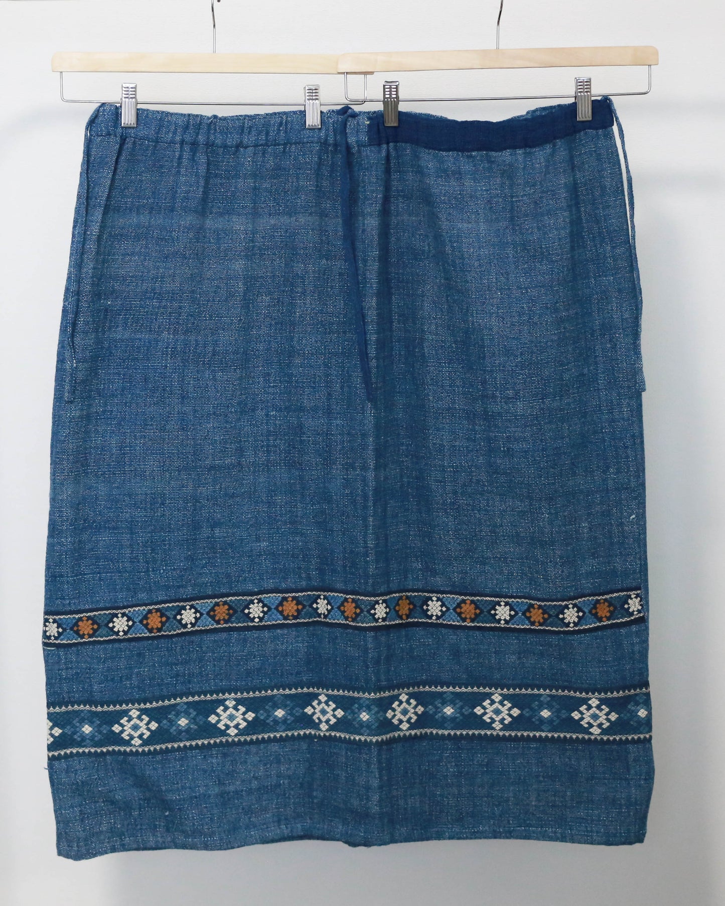sinh maki skirt タイルー族ライン