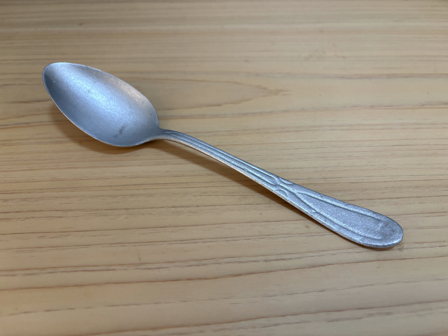 軽くて扱いやすいアルミ製カトラリー