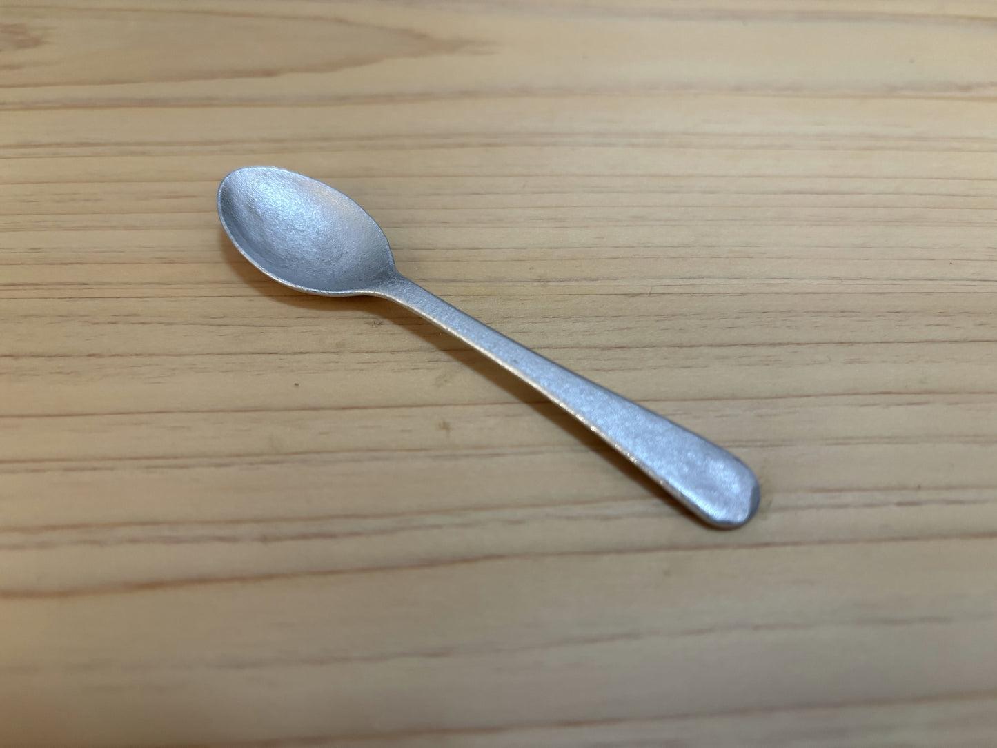 軽くて扱いやすいアルミ製カトラリー