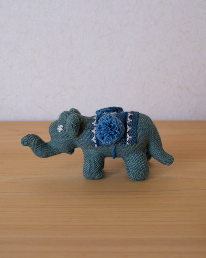 <ゾウ> タイルー族 ブアローイさんの動物ぬいぐるみ 限定カラー
