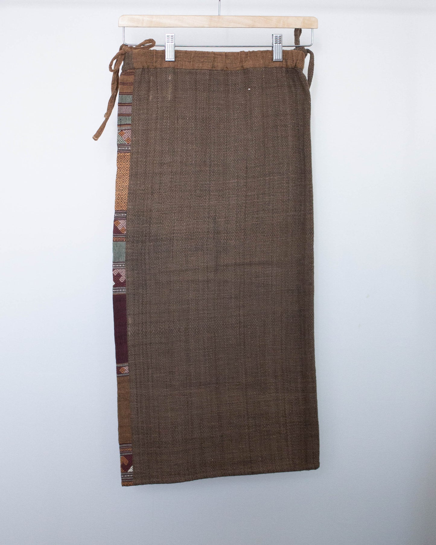 sinh maki skirt タイルー族もよう