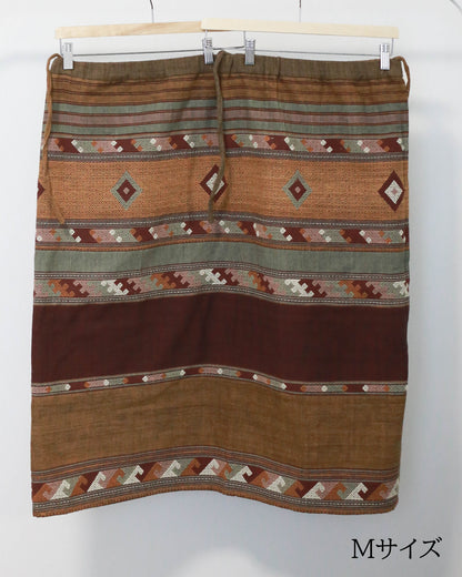 sinh maki skirt タイルー族もよう