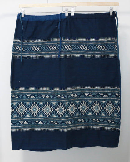 sinh maki skirt タイルー族もよう
