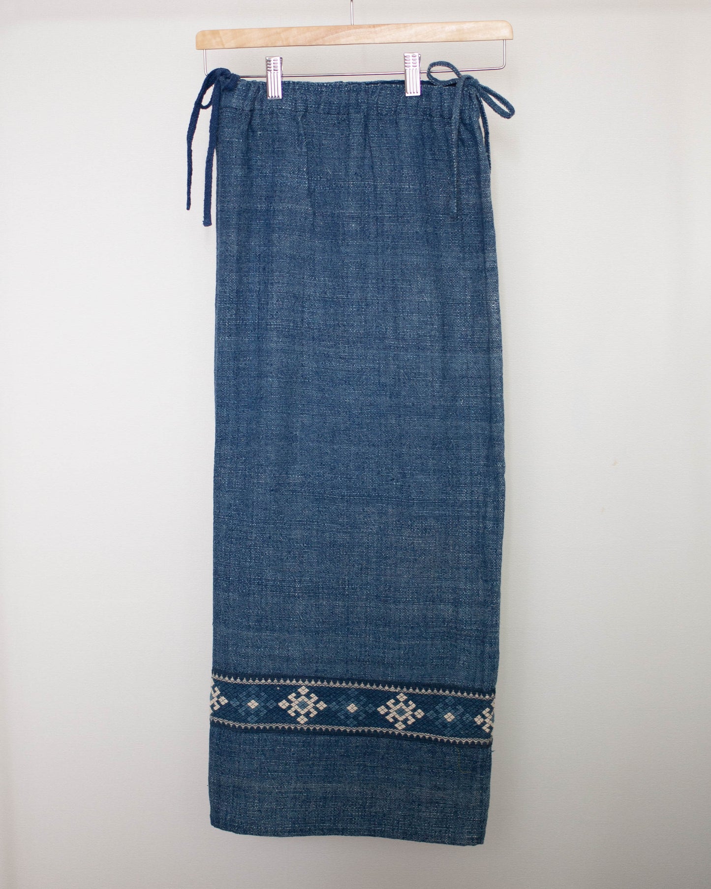 sinh maki skirt タイルー族ライン
