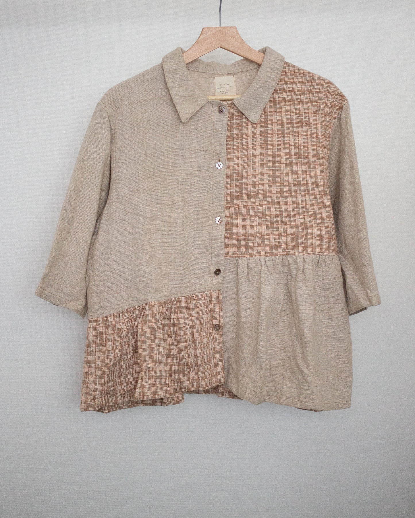 teela shirt  ベージュなテキスタイルミックス